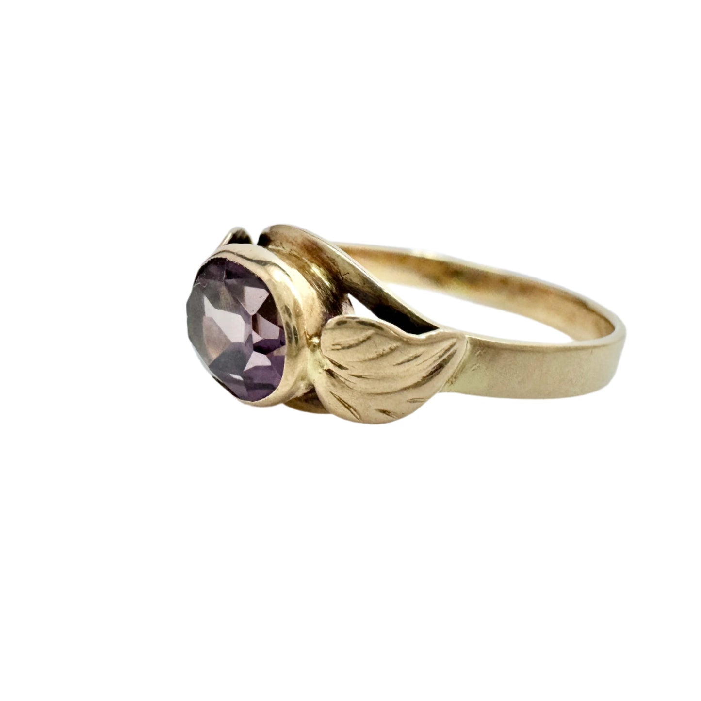 Vintage 1940-50s. 14k Gold Amethyst Ring.