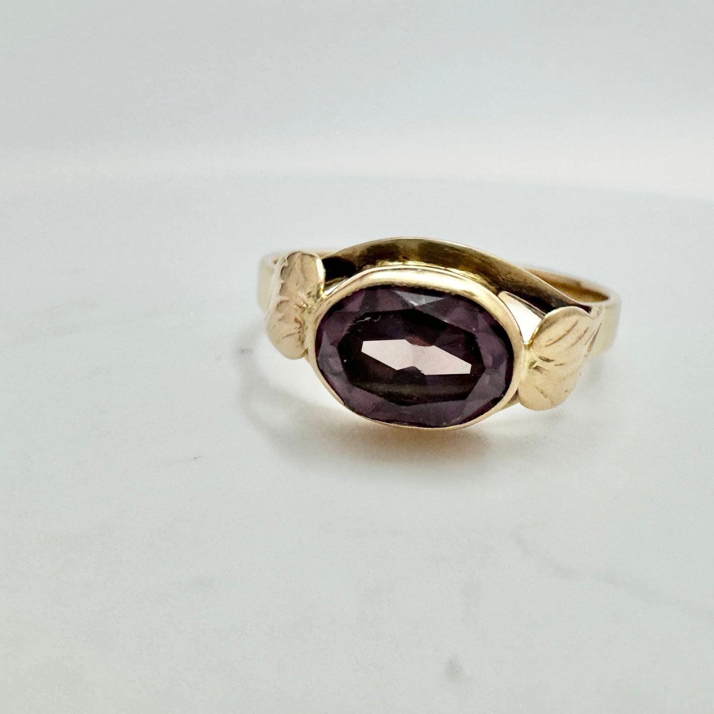 Vintage 1940-50s. 14k Gold Amethyst Ring.