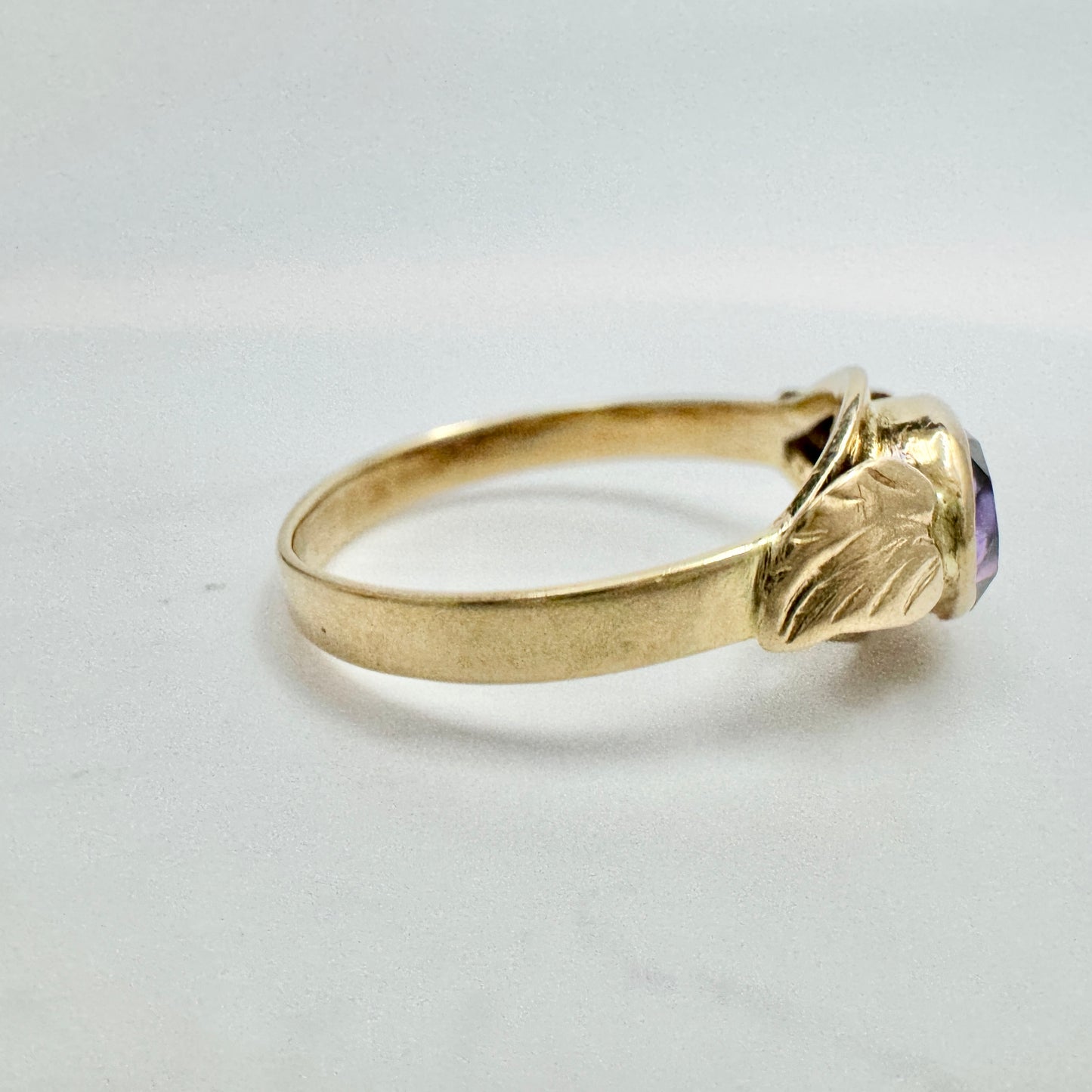 Vintage 1940-50s. 14k Gold Amethyst Ring.