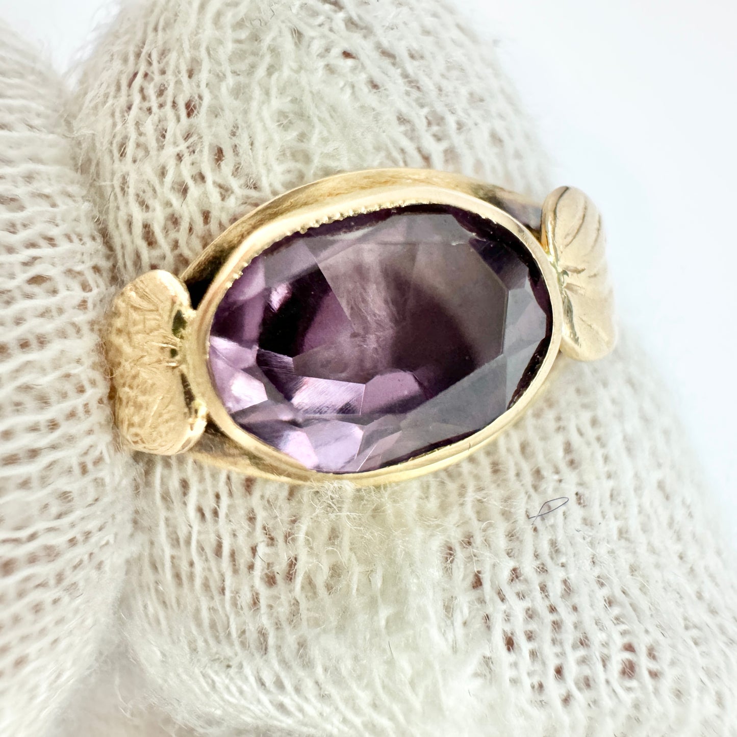 Vintage 1940-50s. 14k Gold Amethyst Ring.