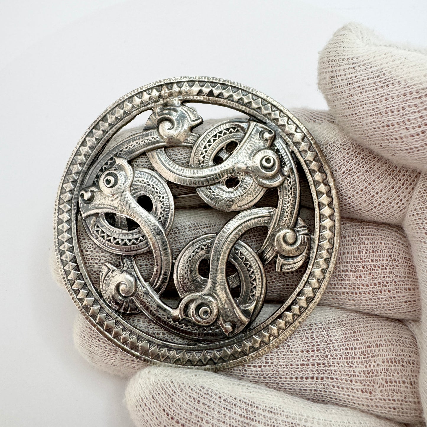 Norway c 1910. Antique Solid Silver Dragestil Brooch Pendant.