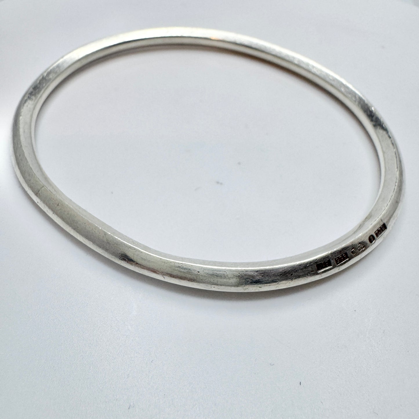 Bengt Liljedahl, Sweden 1976. Solid Sterling Silver Bangle Bracelet.