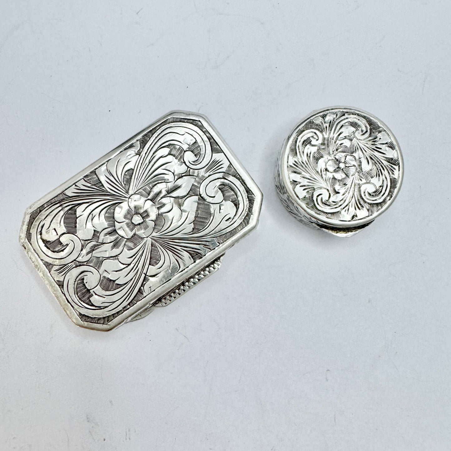 Gensini Rolando, Firenze Italy c 1940s. Pair of Vintage Sterling Silver Pill / Trinket Boxes.