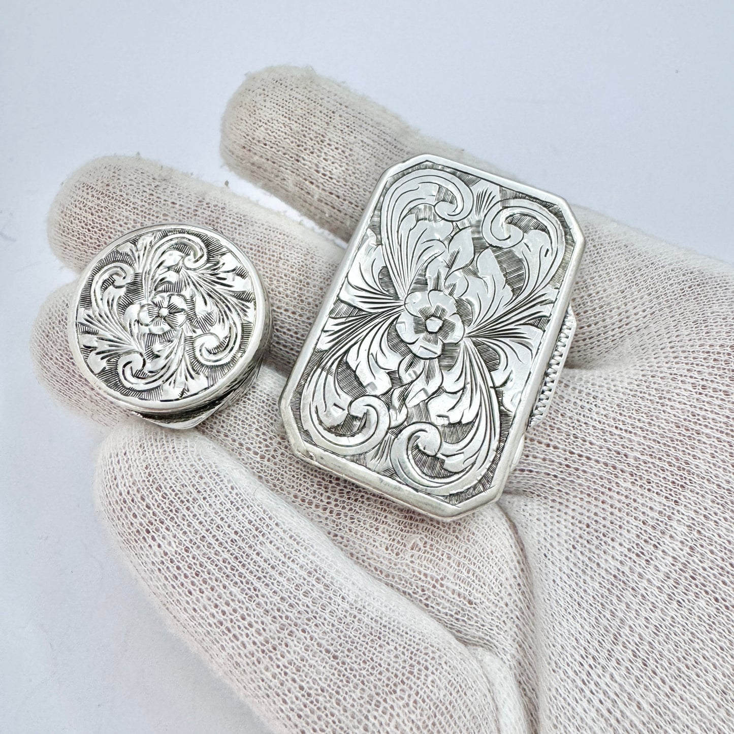 Gensini Rolando, Firenze Italy c 1940s. Pair of Vintage Sterling Silver Pill / Trinket Boxes.