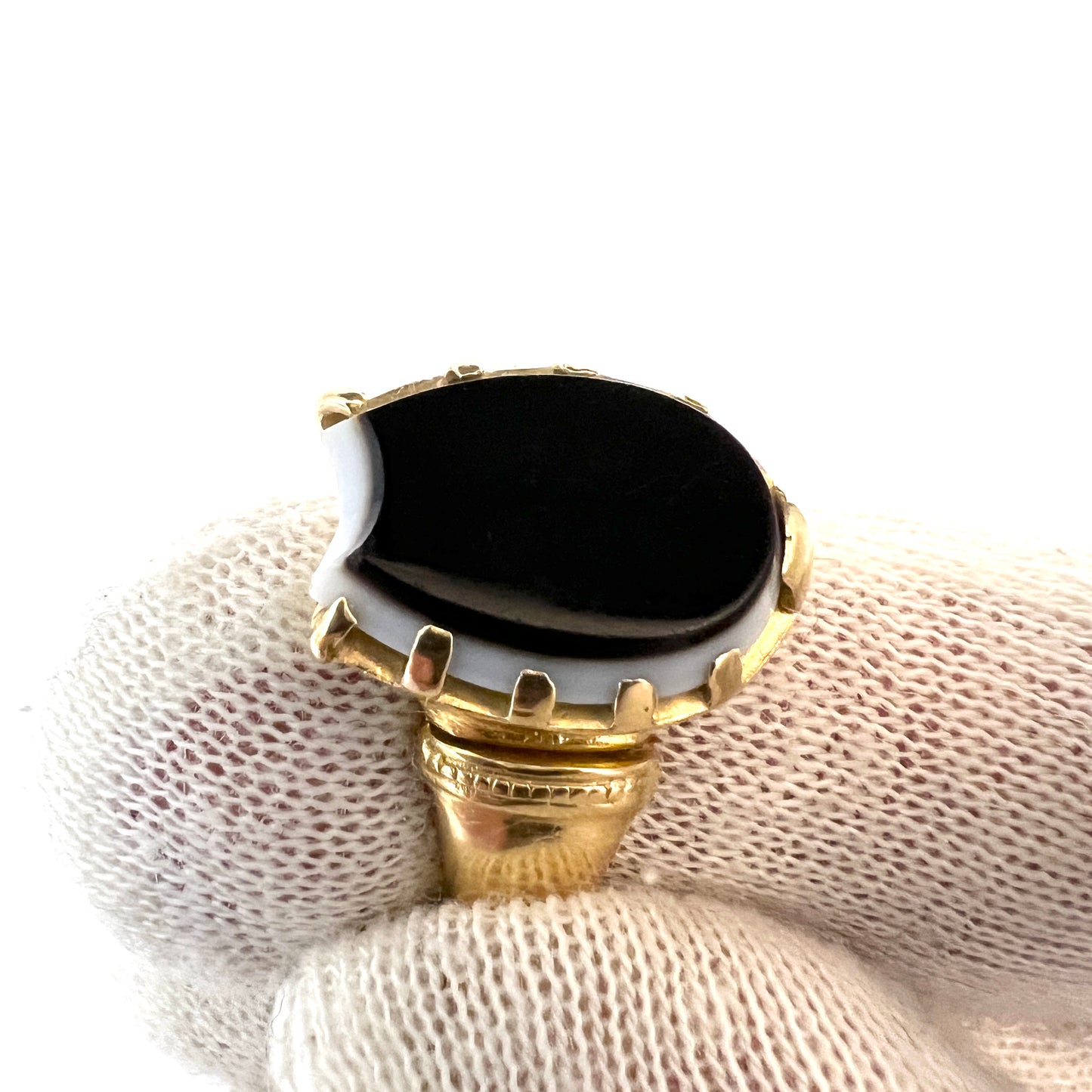 Antique Victorian c 20k Gold Agate Men's Signet Ring.