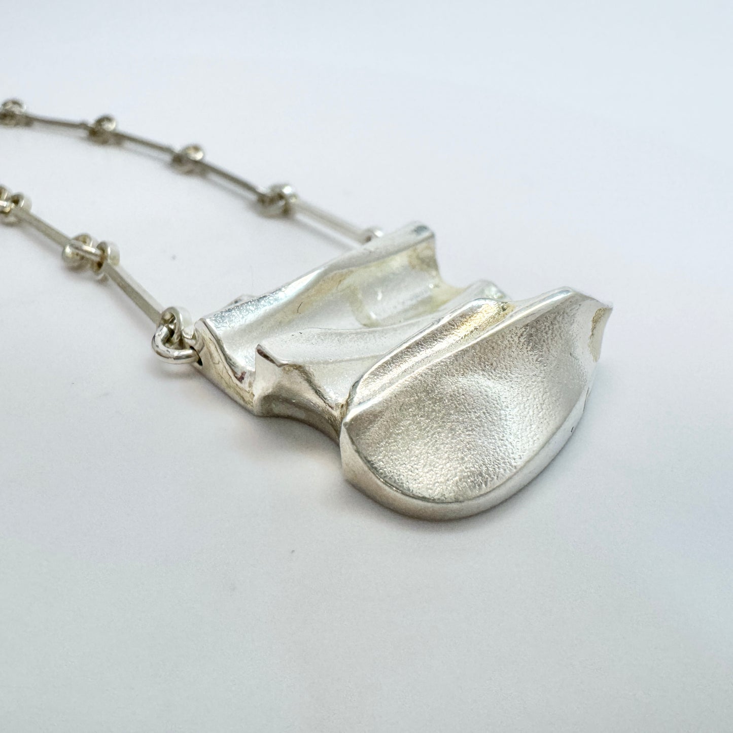 Bjorn Weckstrom for Lapponia, Finland 1985. Vintage Sterling Silver Pendant Necklace.