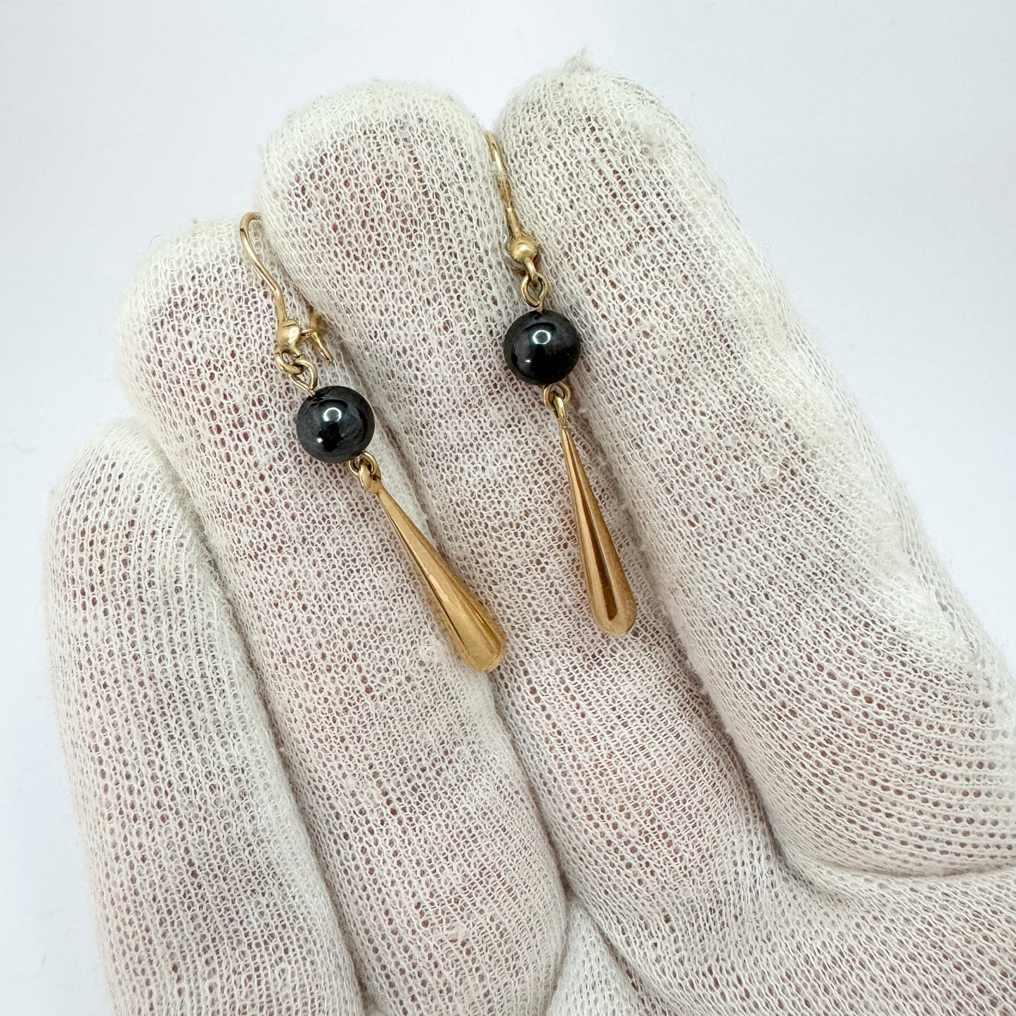 Finland 1970-80s. Vintage 14k Gold Hematite Earrings.