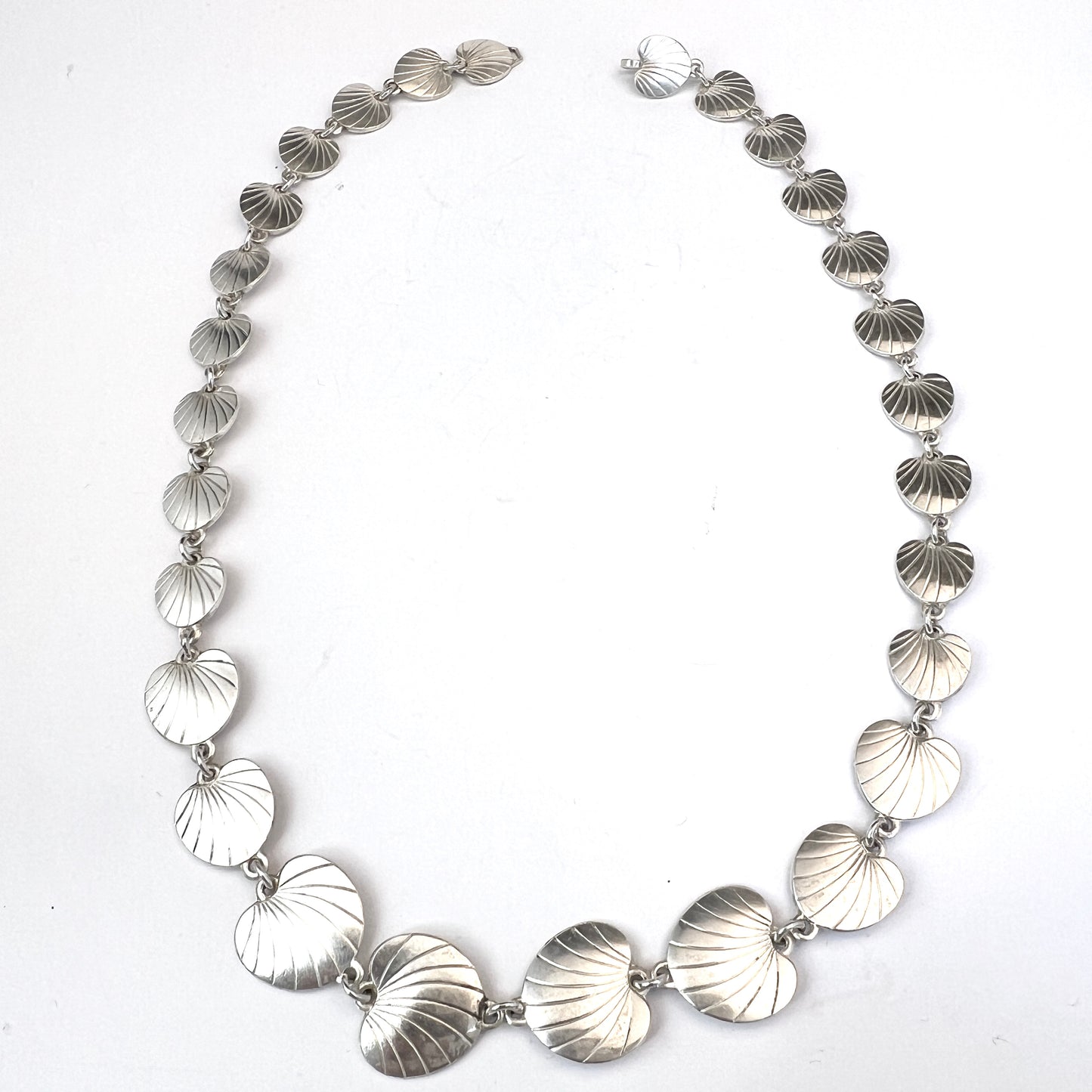 Eiler & Marloe, Copenhagen Denmark 1940s. Solid Silver Necklace.