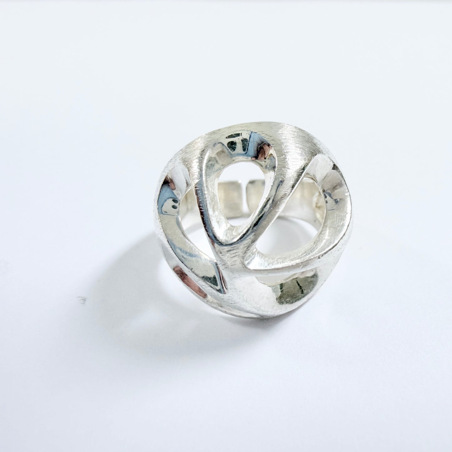 Vintage c 1970 Modernist Solid SIlver Ring.