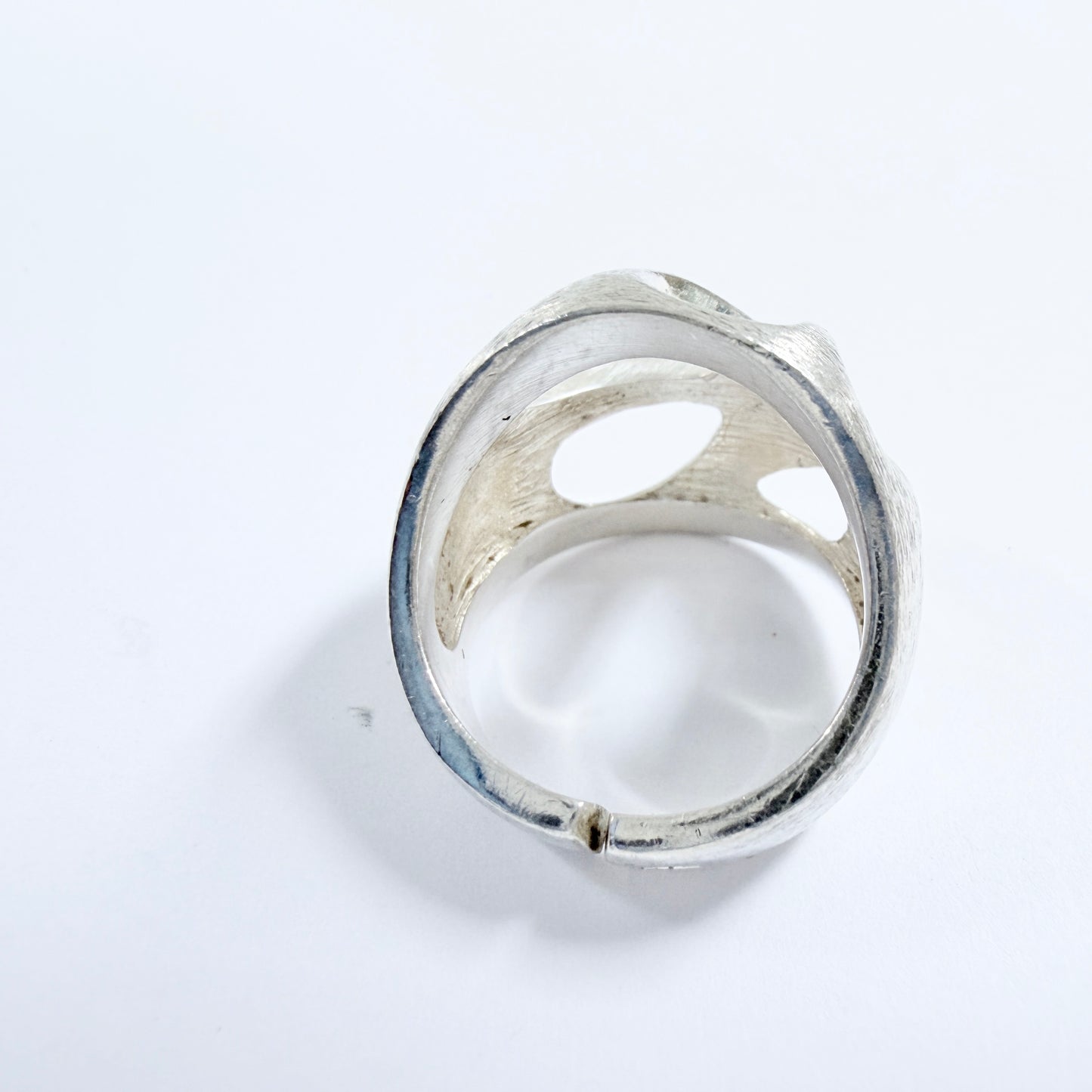 Vintage c 1970 Modernist Solid SIlver Ring.