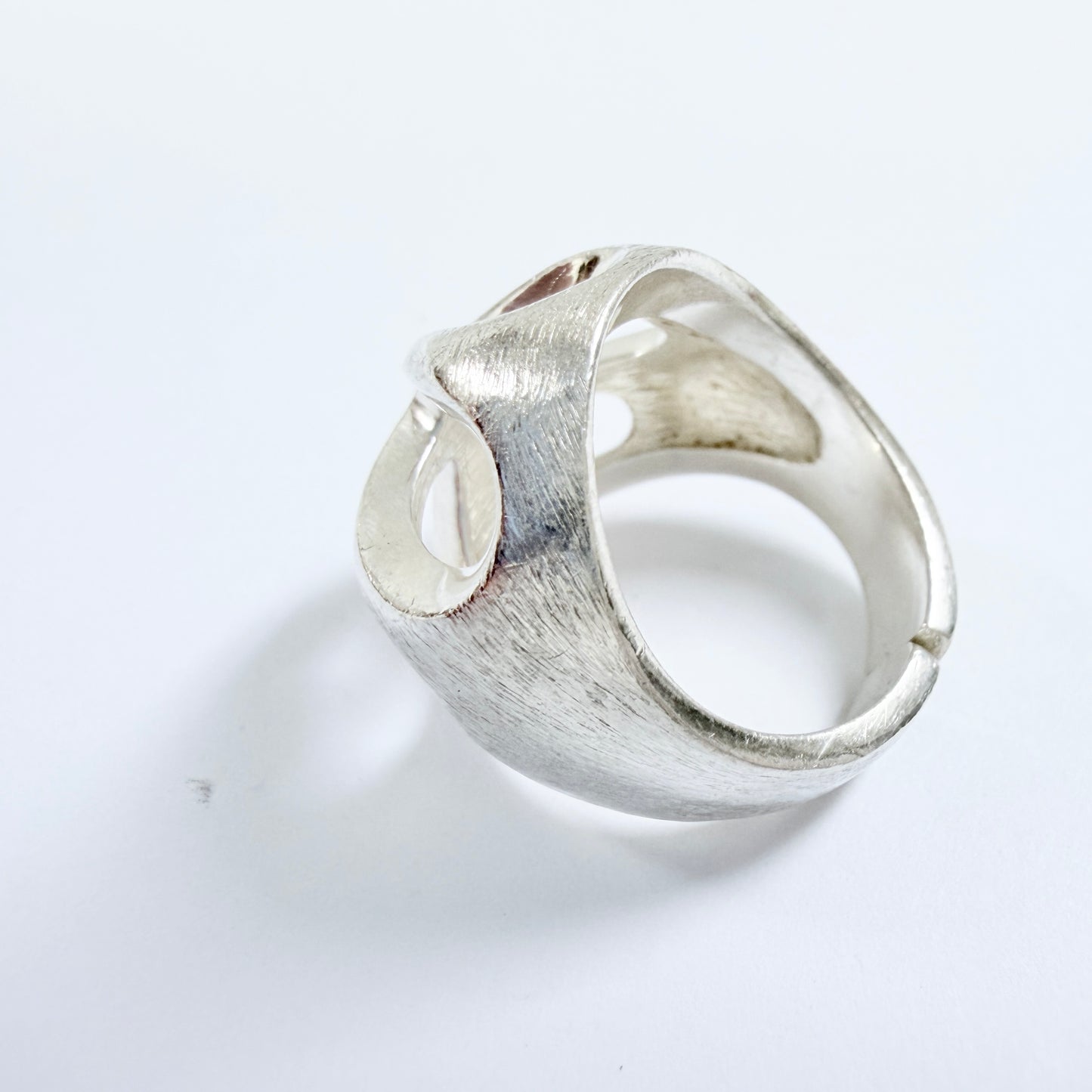 Vintage c 1970 Modernist Solid SIlver Ring.