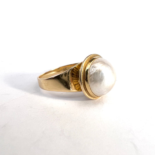 Ljungström, Sweden 1963. Vintage 18k Gold Mabe Pearl Ring.