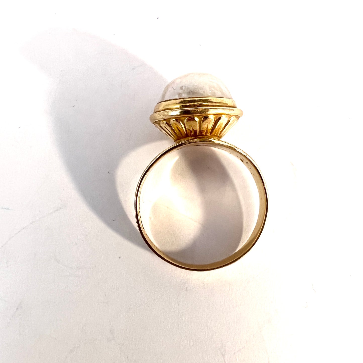 Ljungström, Sweden 1963. Vintage 18k Gold Mabe Pearl Ring.