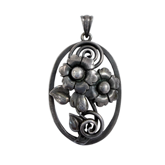 G Dahlgren, Sweden 1949. vintage Solid SIlver Flower Pendant.
