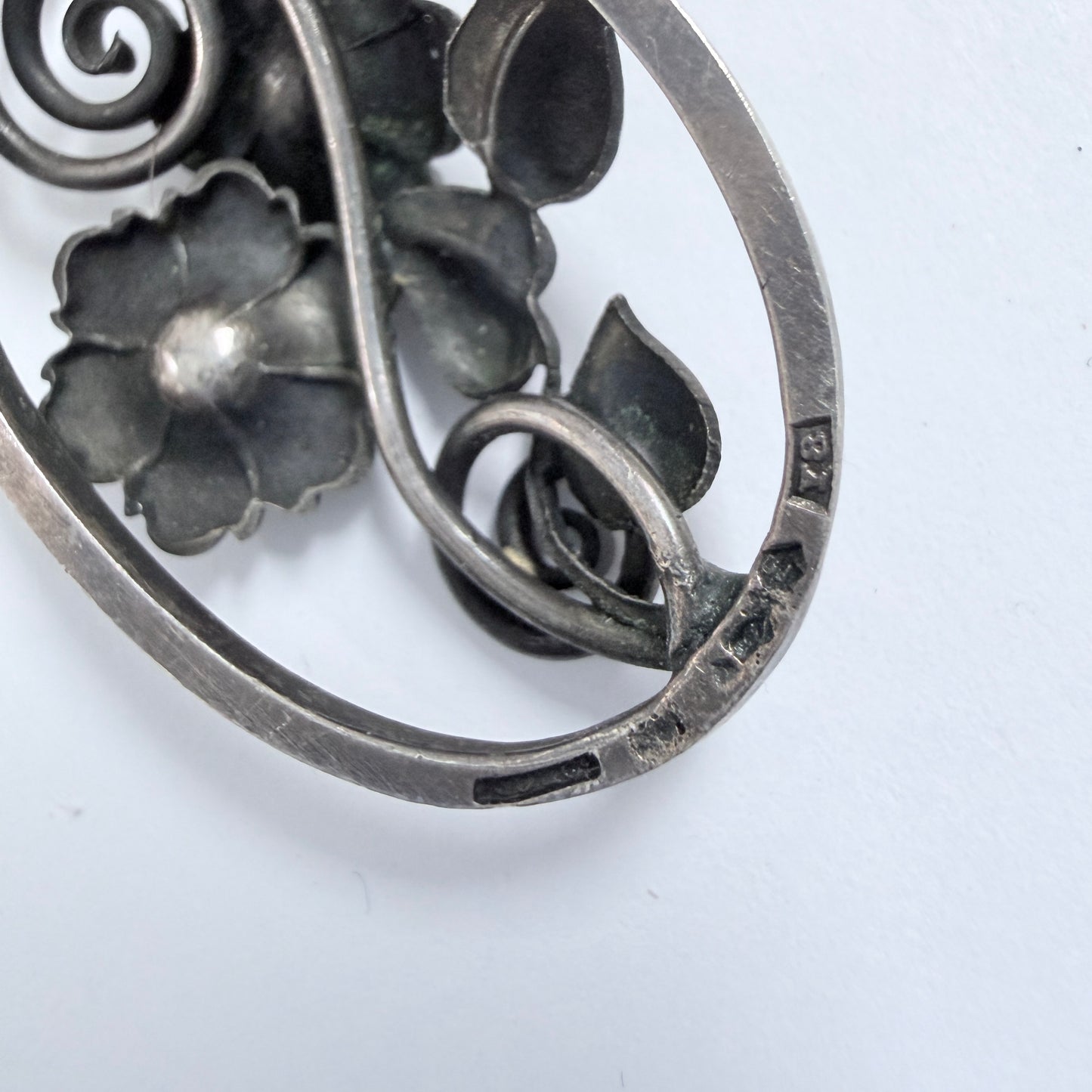 G Dahlgren, Sweden 1949. vintage Solid SIlver Flower Pendant.