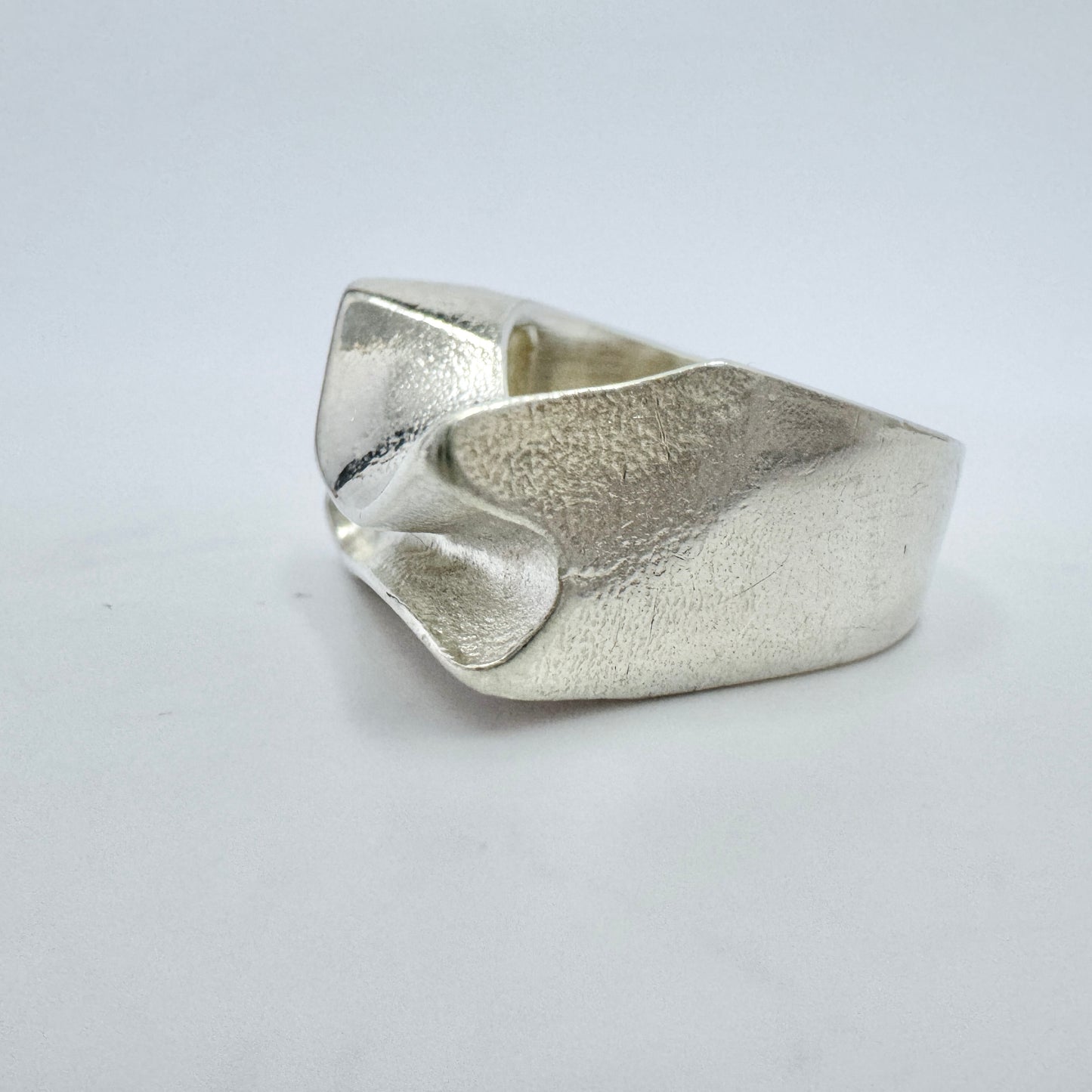 Bjorn Weckstrom for Lapponia, Finland 1974 Sterling Silver Ring. Design: Sirene. Signed.