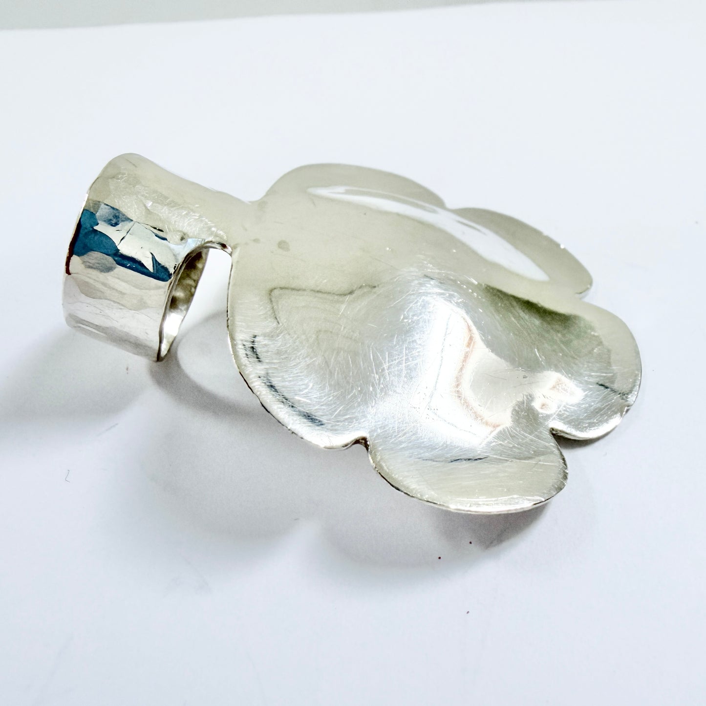 Anna-Stina Åberg, Sweden 1977. Very Bold Hippie Flower Power Sterling Silver Ring. Signed.