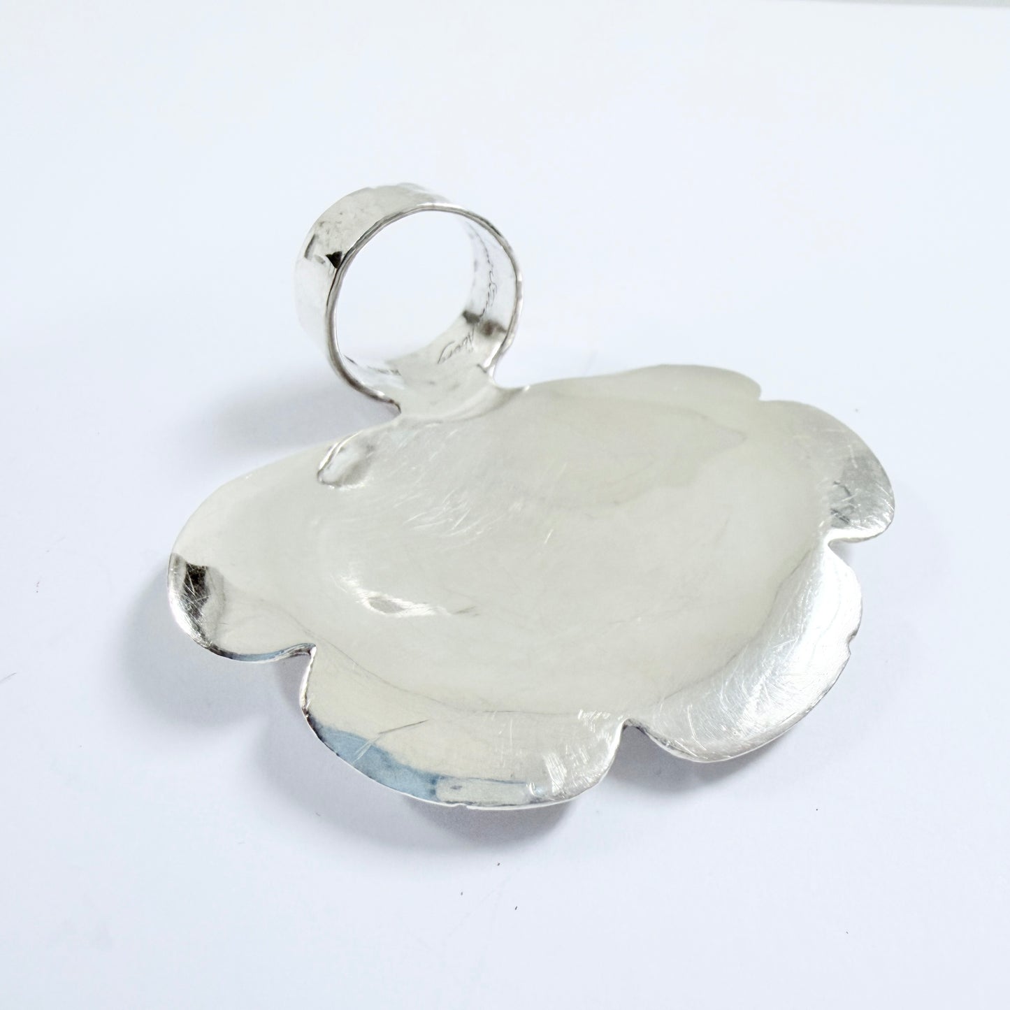Anna-Stina Åberg, Sweden 1977. Very Bold Hippie Flower Power Sterling Silver Ring. Signed.