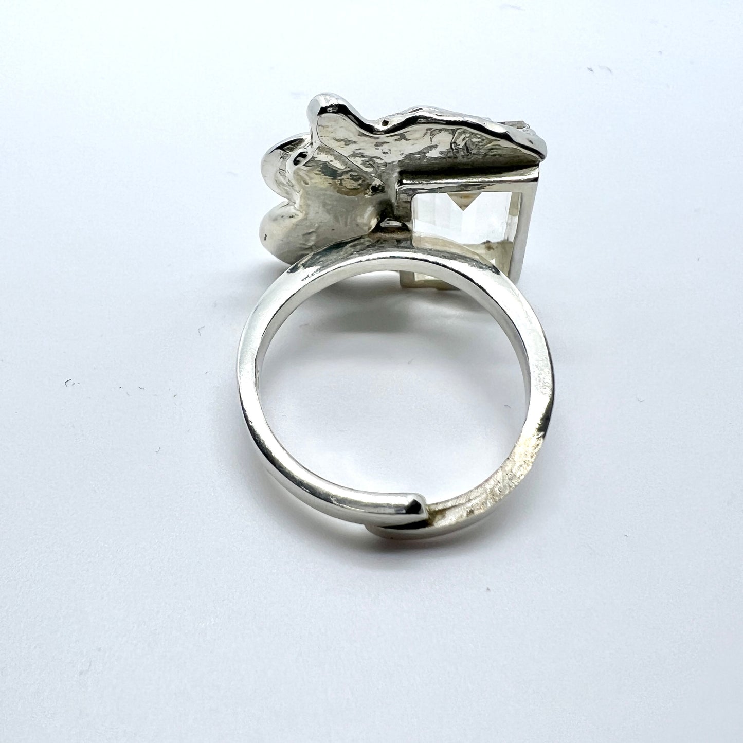 Maker HE, Vintage Modernist c 1970s Sterling Silver Quartz Ring