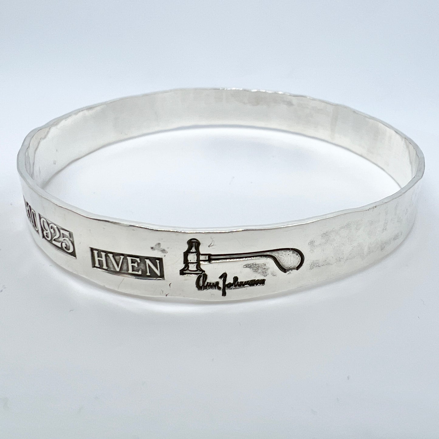 Owe Johansson, Sweden 1991. Vintage Sterling Silver Bangle Bracelet. Signed.