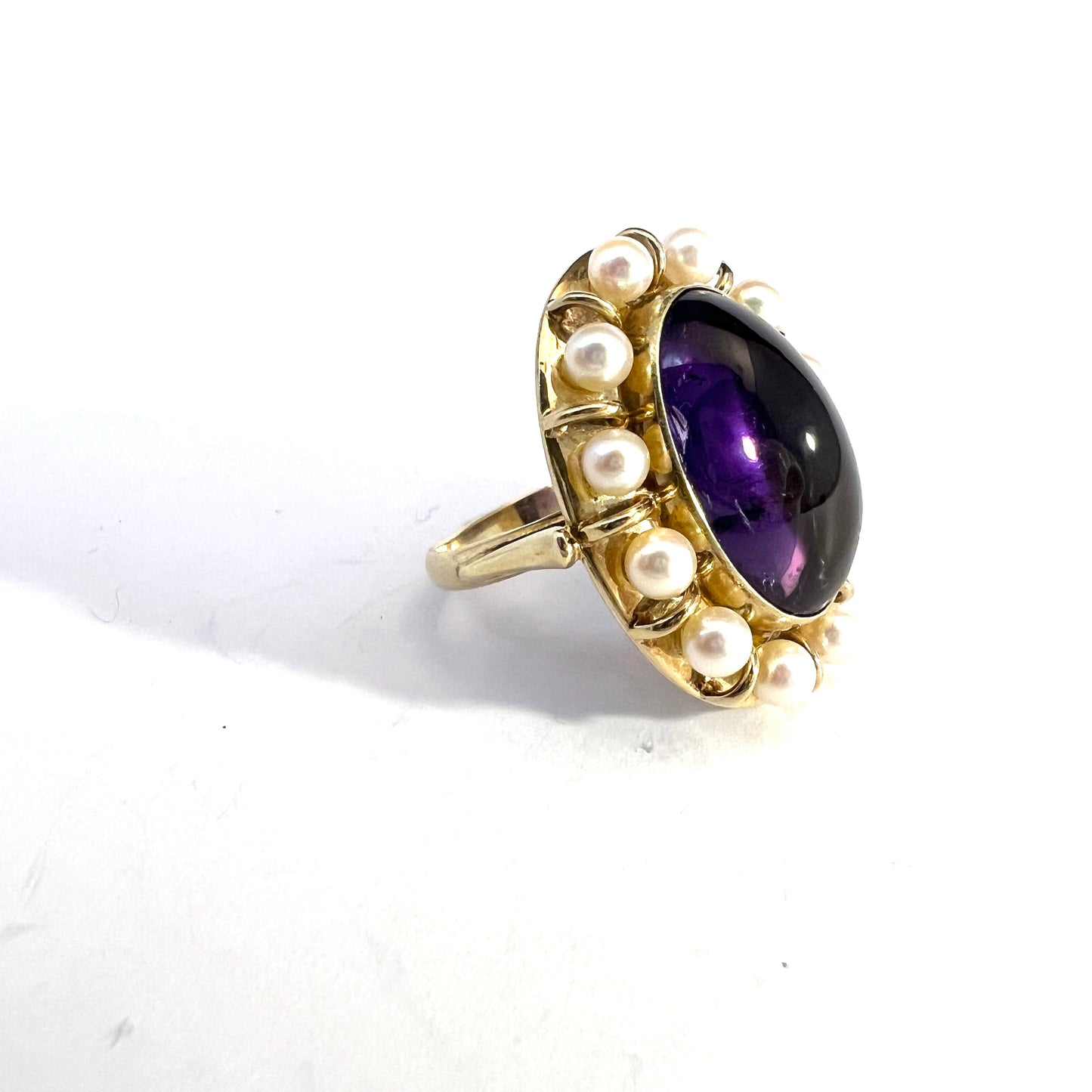 Vintage c 1950s. 14k Gold Amethyst Pearl Cocktail Ring.