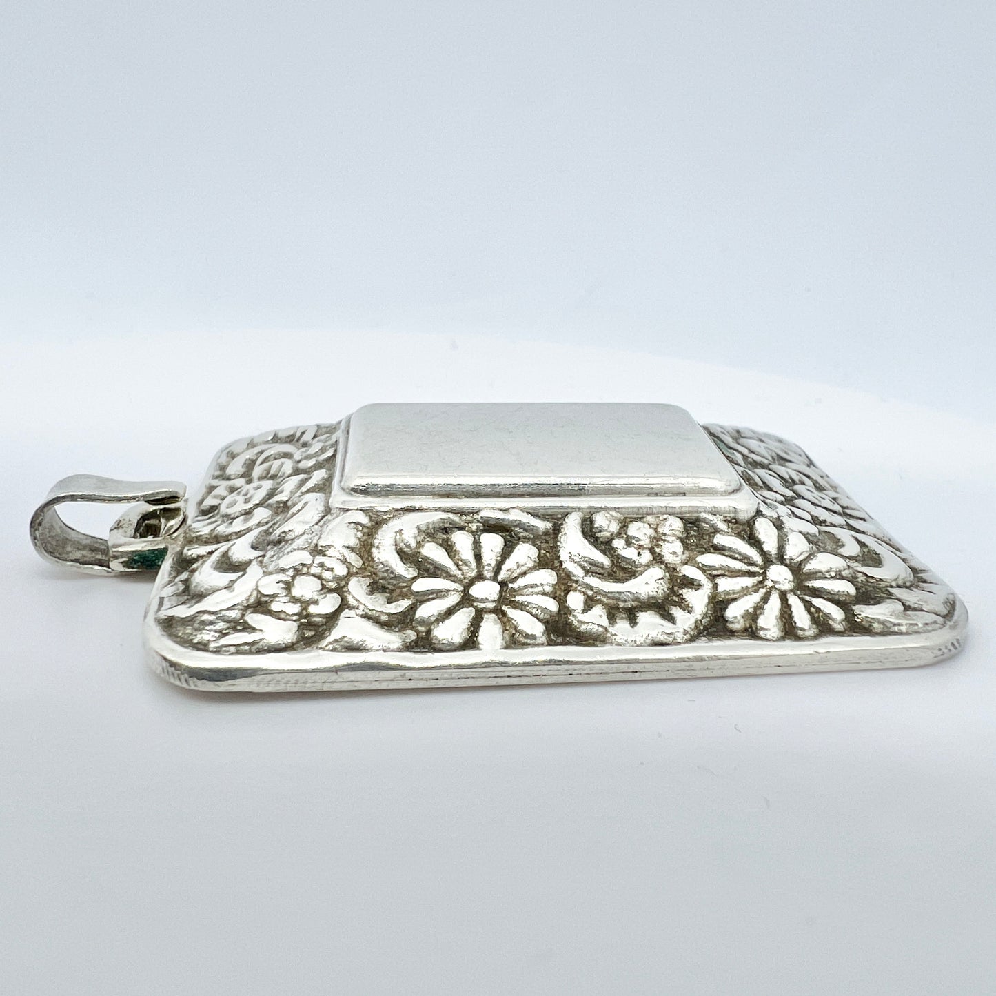 Martin Elmblad, Sweden 1948. Vintage Sterling Silver Floral Pendant.