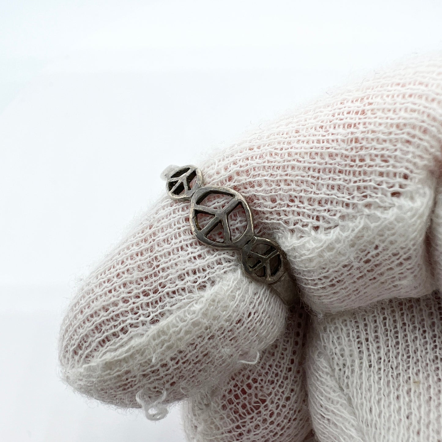 Vintage 1960-70s Sterling Silver Hippie Peace Sign Ring.