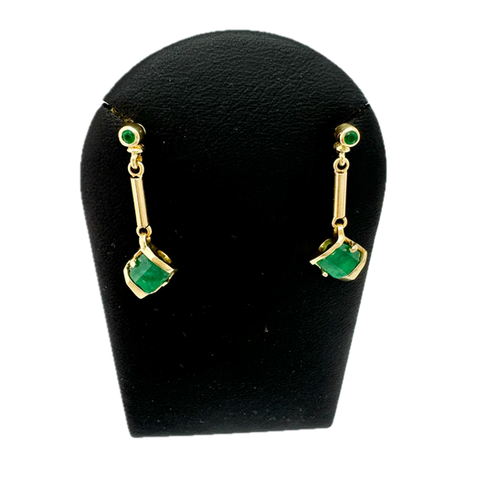 Vintage 18k Gold Emerald Dangle Earrings.