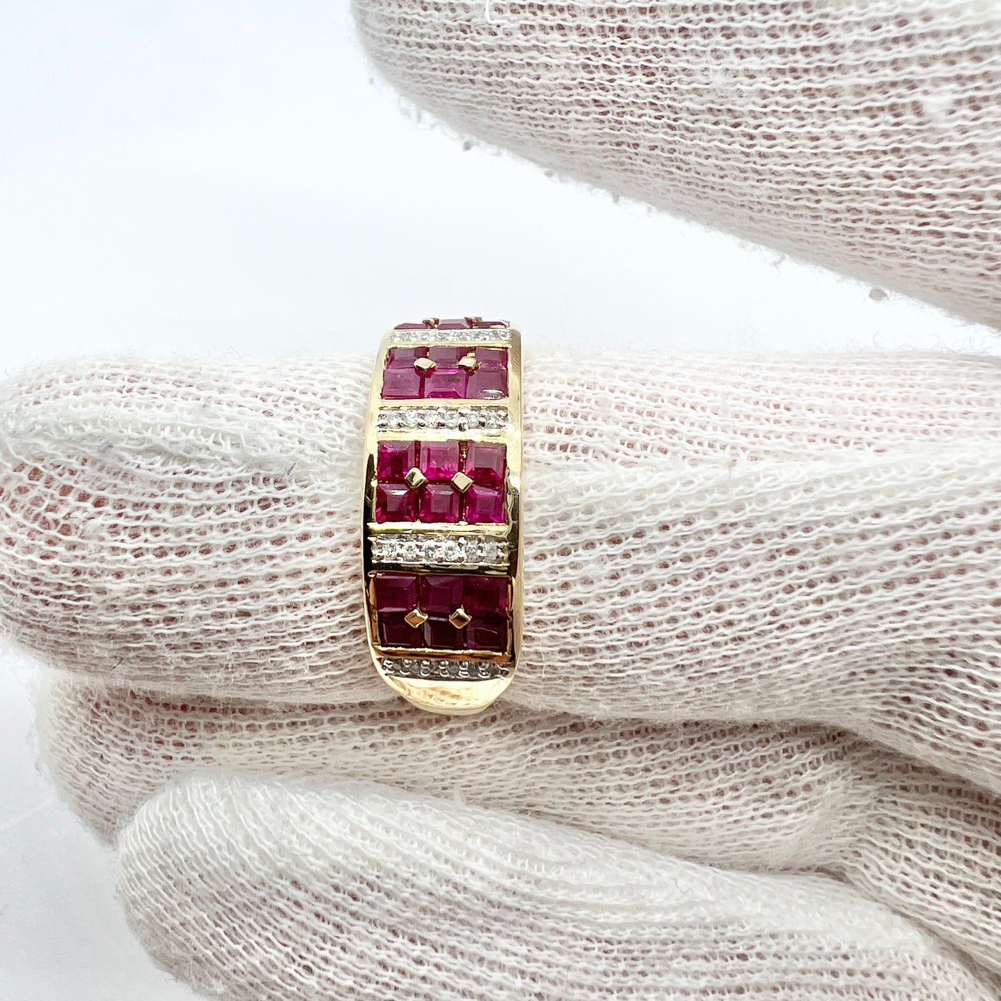 Vintage 14k Gold Diamond Synthetic Sapphire Ring.