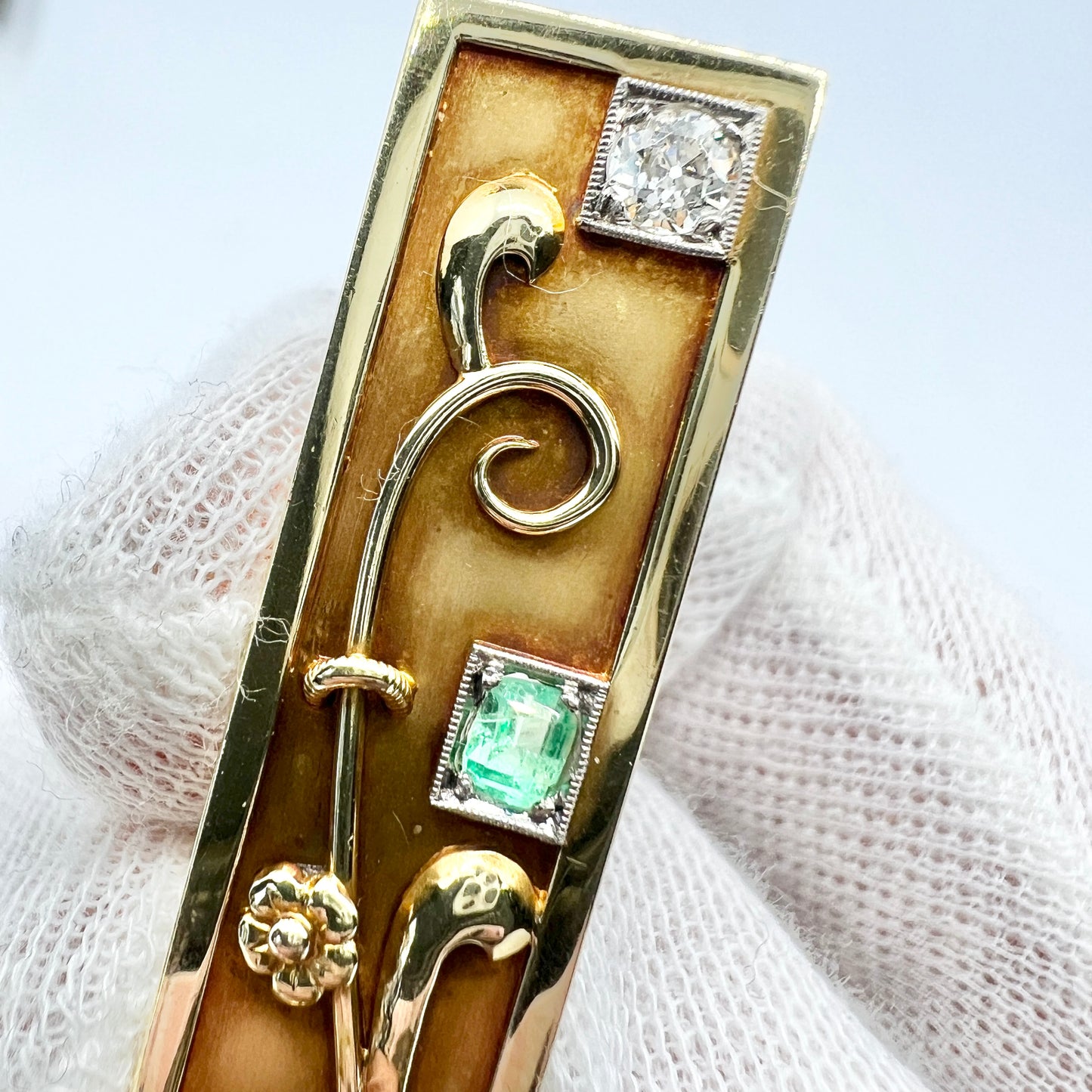 Vintage c 1930. Art Deco 14k Gold Diamond Emerald Brooch Pin.