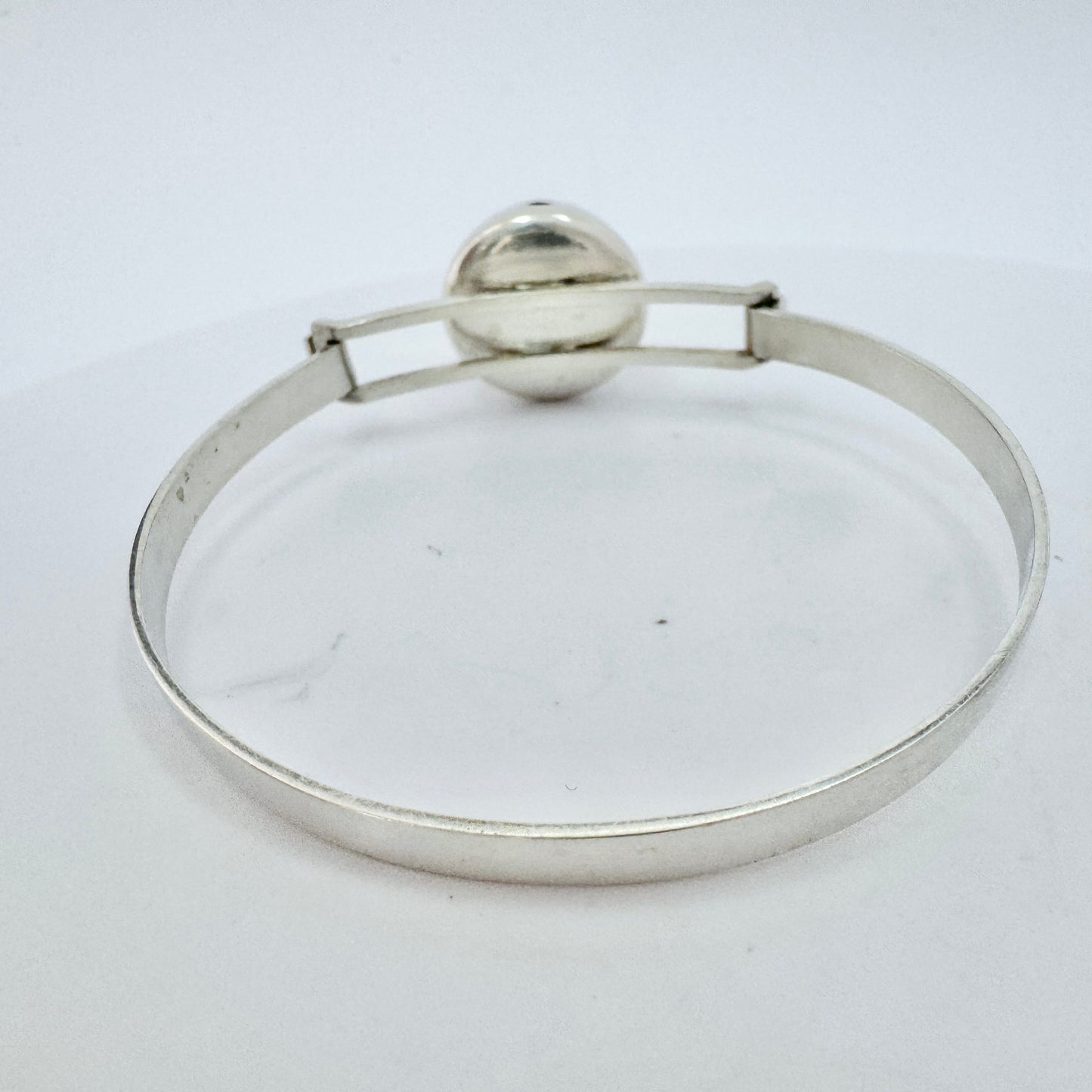 Martti Viikinniemi, Finland 1966. Vintage Solid Silver Goldstone Hinged Bangle Bracelet.