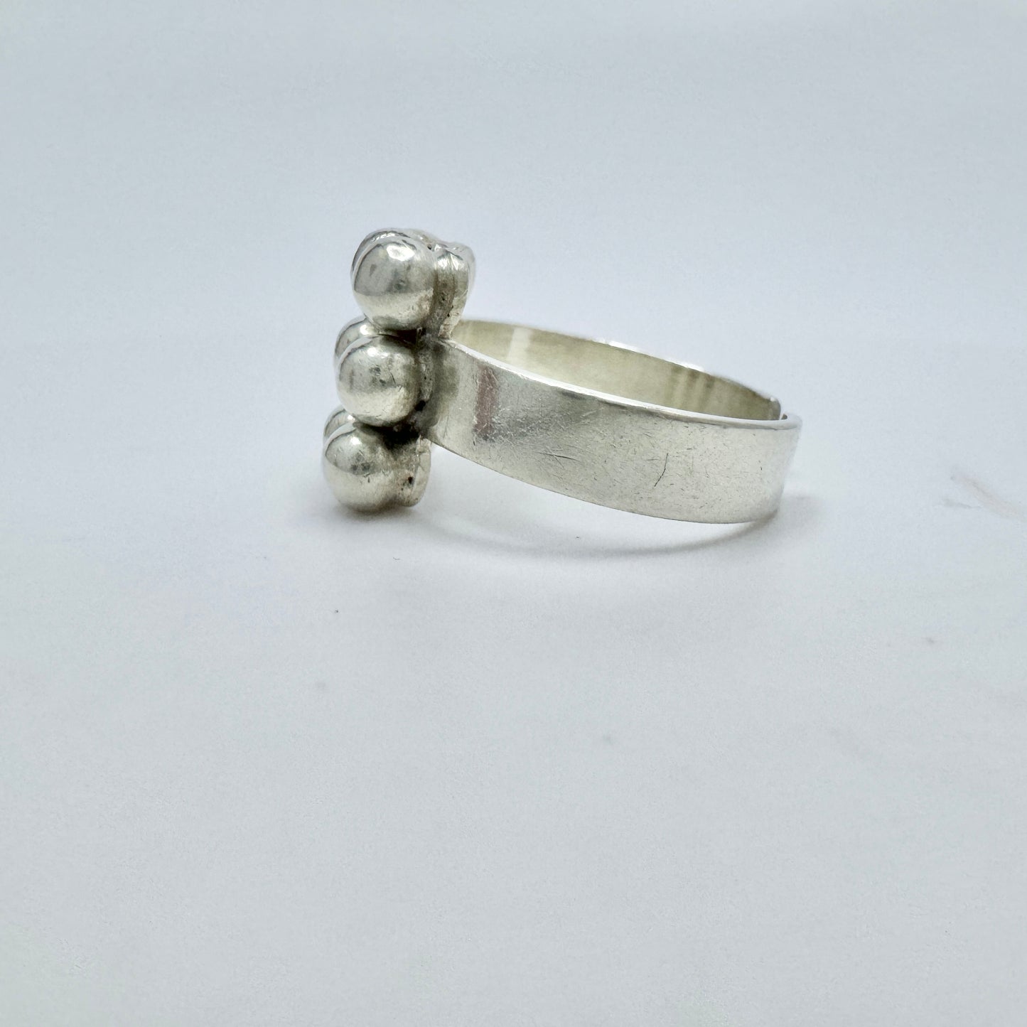 Kultasepät Salovaara, Finland 1968. Vintage Solid Silver Ring.