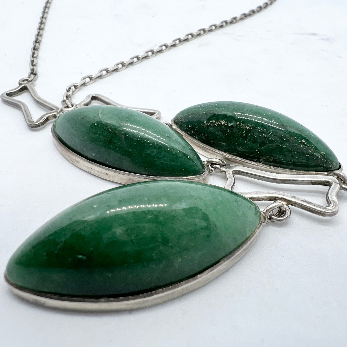 Mexico. Vintage Sterling Silver Nephrite Necklace.