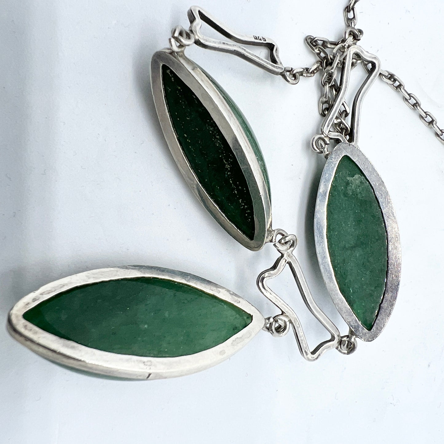 Mexico. Vintage Sterling Silver Nephrite Necklace.
