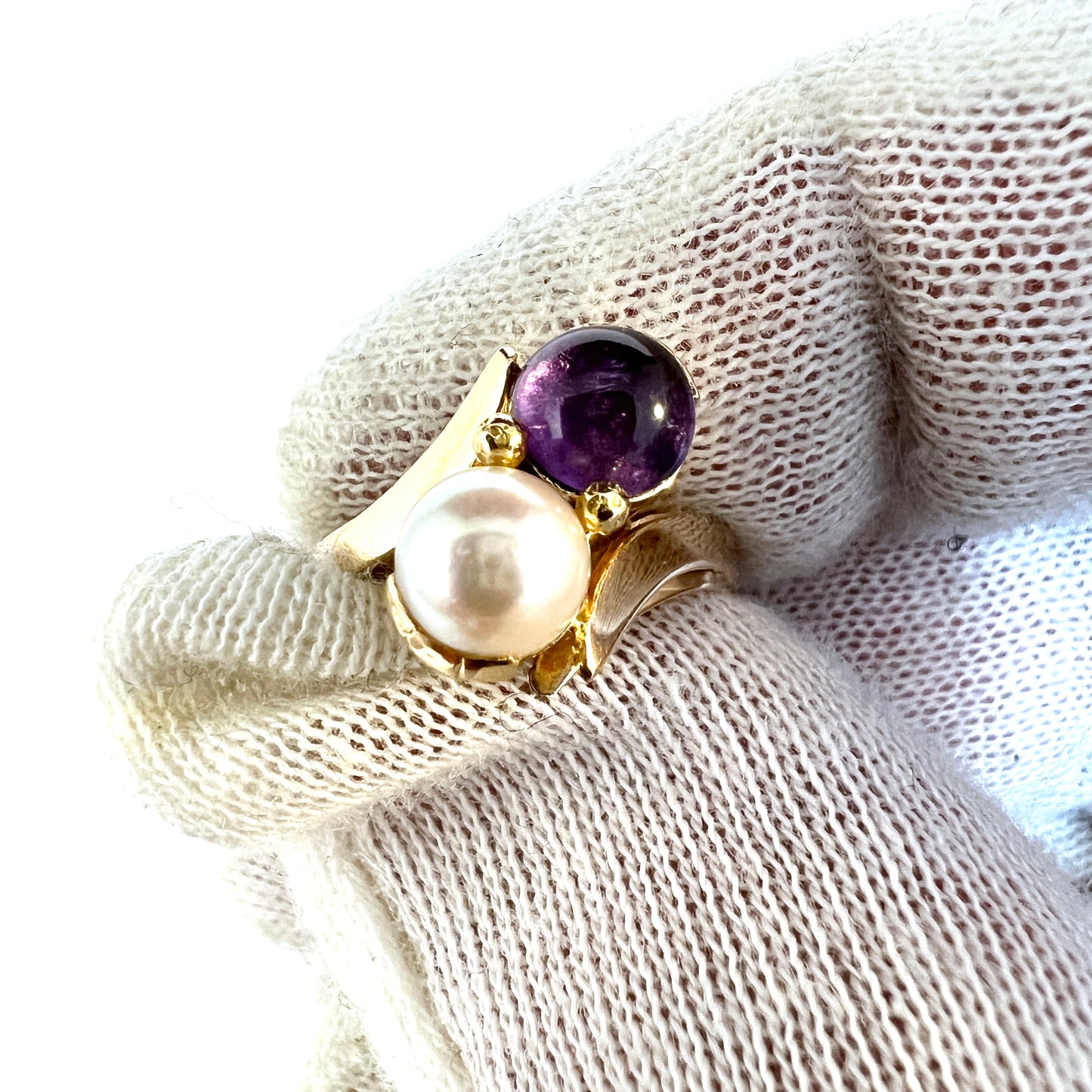 Ateljé Stigbert, Stockholm 1959. Vintage 18k Gold Amethyst Pearl Toi et Moi Ring.