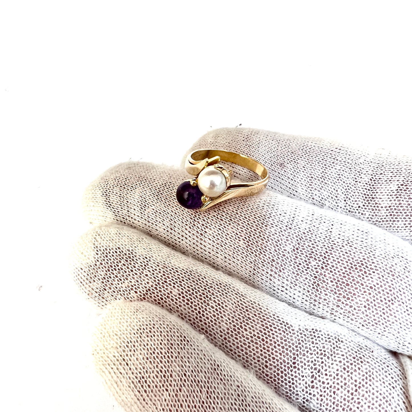 Ateljé Stigbert, Stockholm 1959. Vintage 18k Gold Amethyst Pearl Toi et Moi Ring.