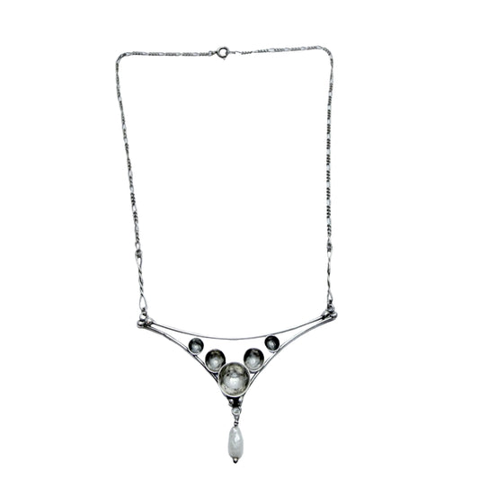 CMT, London 1985. Vintage Sterling Silver Pearl Necklace.