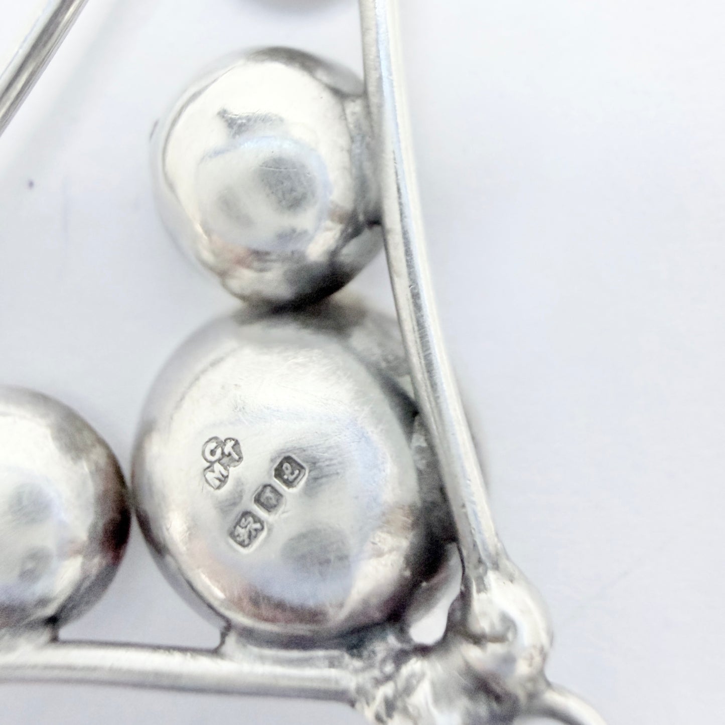 CMT, London 1985. Vintage Sterling Silver Pearl Necklace.