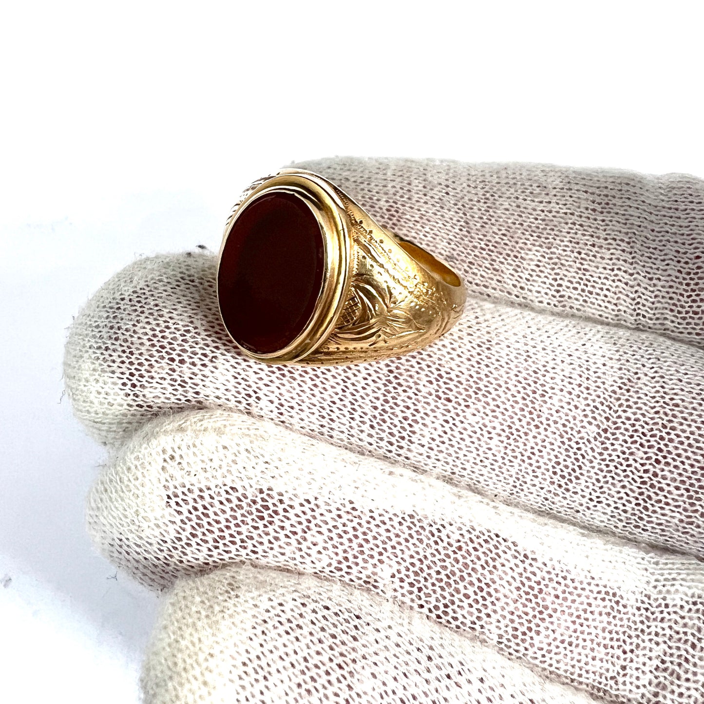 Sweden year 1897. Antique Victorian 18k Gold Carnelian Signet Ring.