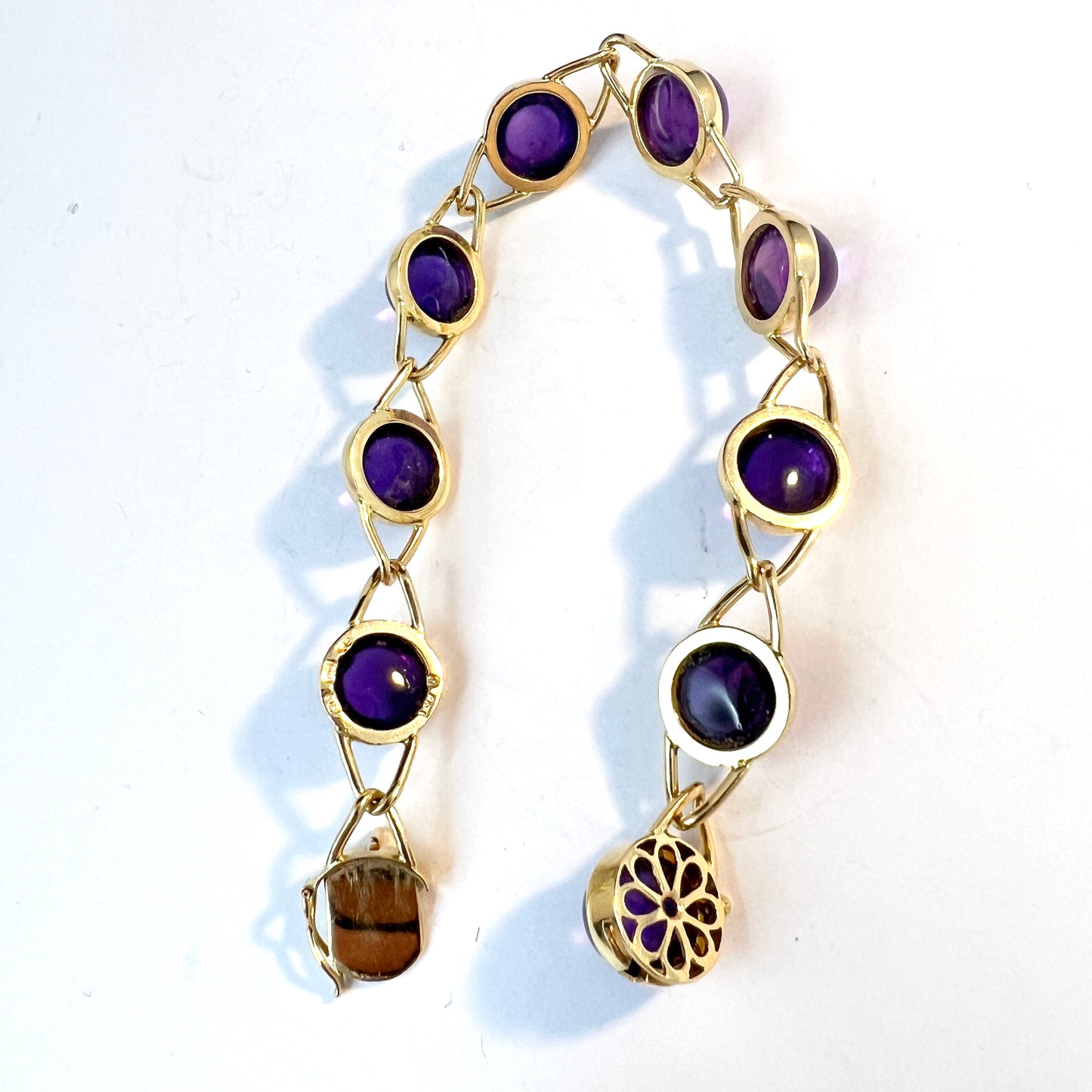 K.Torndals, Stockholm 1965. Vintage 18k Gold Amethyst Cabochons Bracelet.