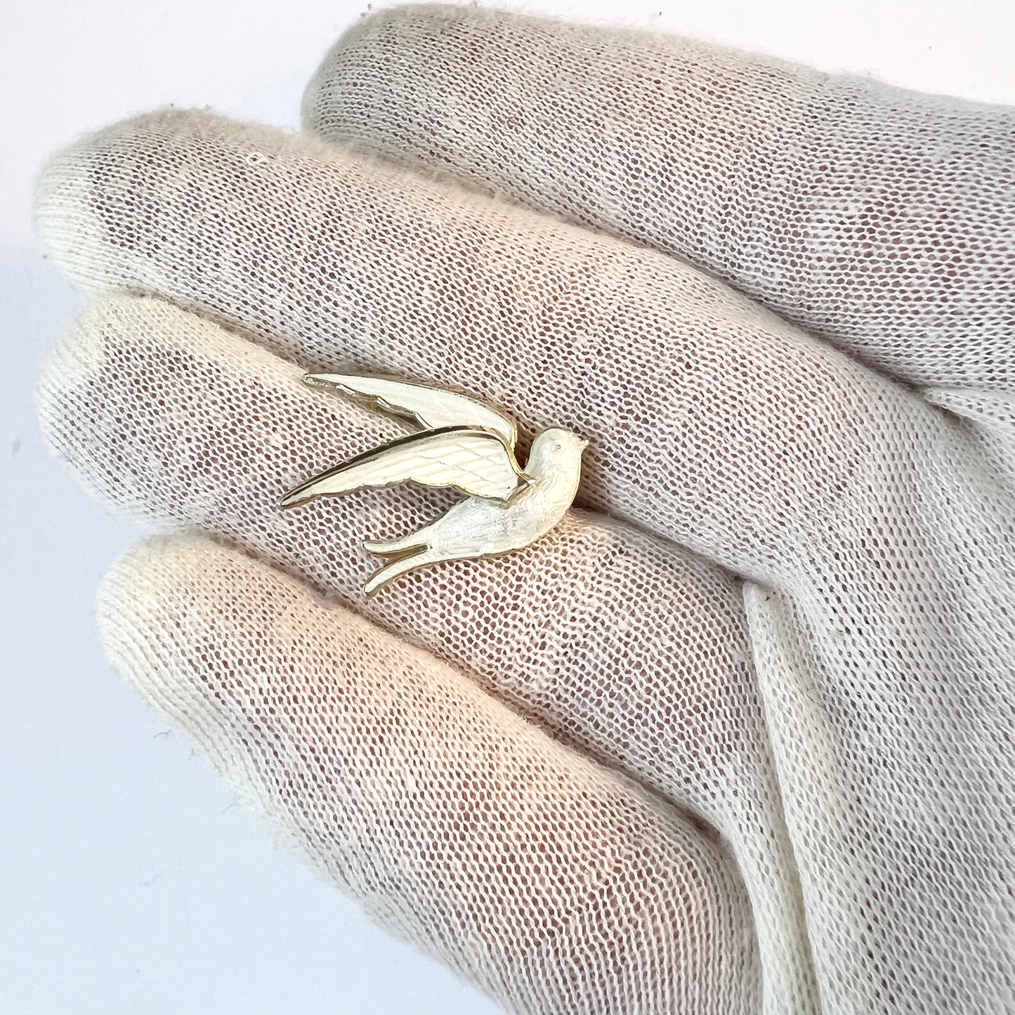 Hans Myhre, Norway. Vintage Sterling Silver White Enamel Peace Dove Brooch.