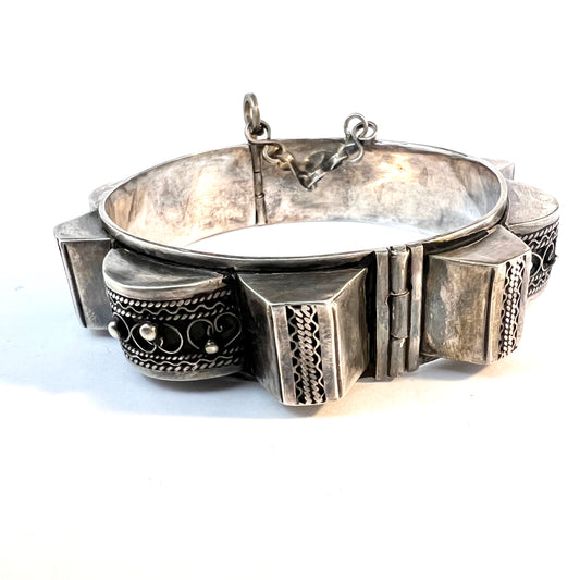 Vintage Silver Filigree Hinged Bangle Bracelet. North Africa.