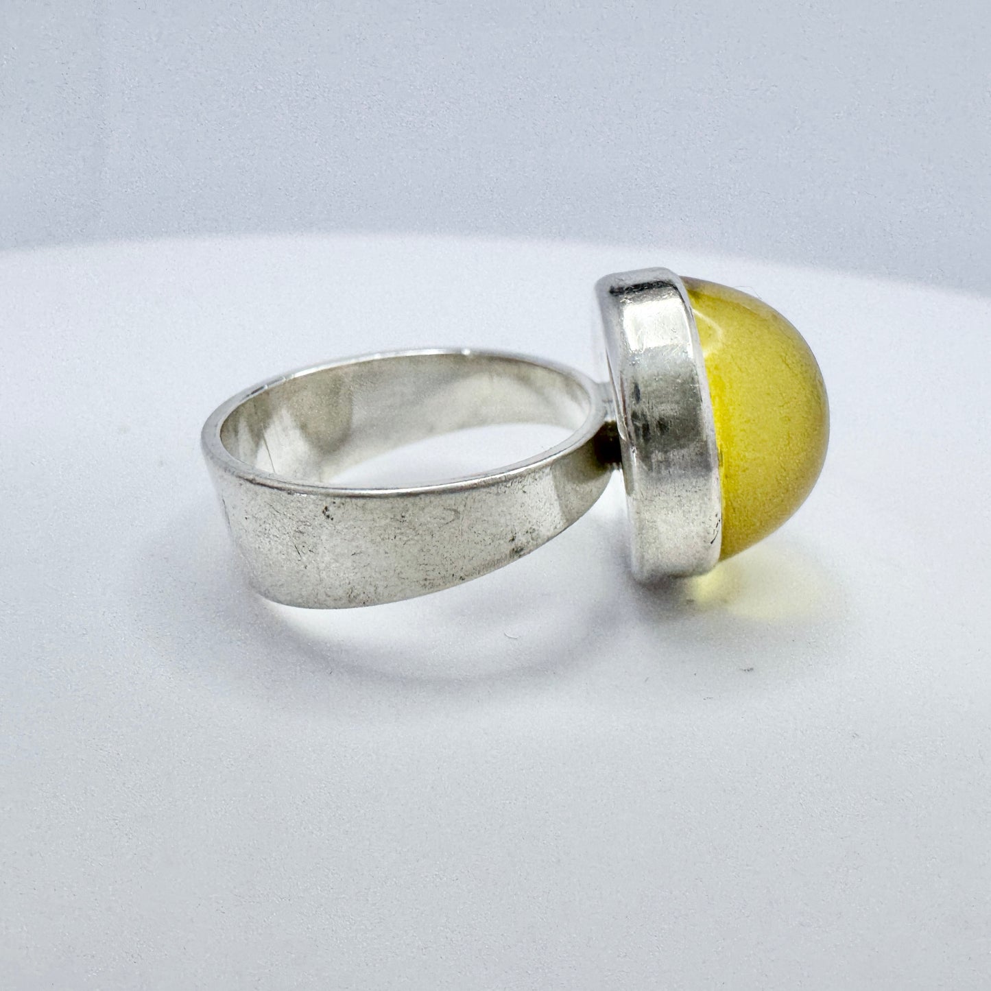 Fischland Ostseeschmuck, Germany c 1970s. Vintage Solid Silver Amber Ring.