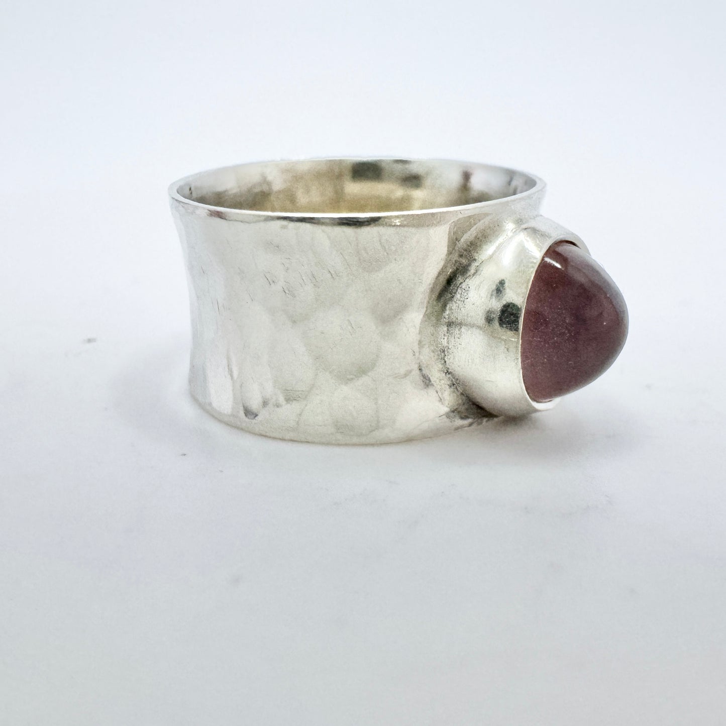 Valiokoru Laila Tavilehto, Finland 1962. Vintage Solid Silver Rose Quartz Ring.