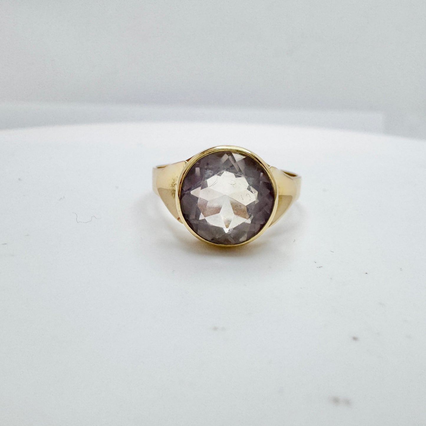 Örneus, Sweden 1976. Vintage 18k Gold Pale Amethyst Ring