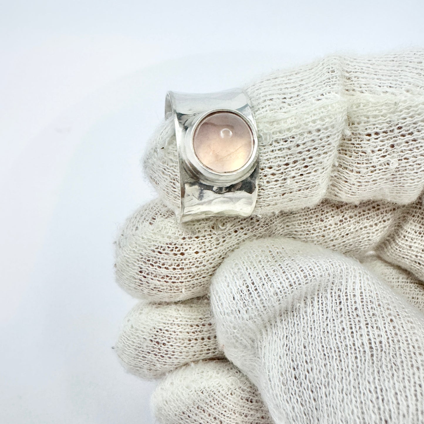 Valiokoru Laila Tavilehto, Finland 1962. Vintage Solid Silver Rose Quartz Ring.