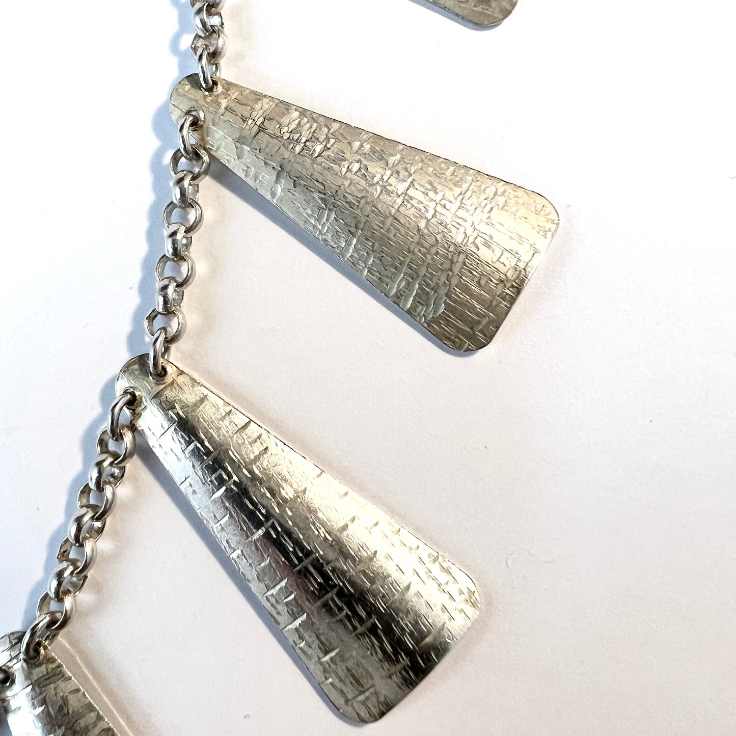 Vintage 1960-70s. Vintage Modernist Sterling Silver Necklace.