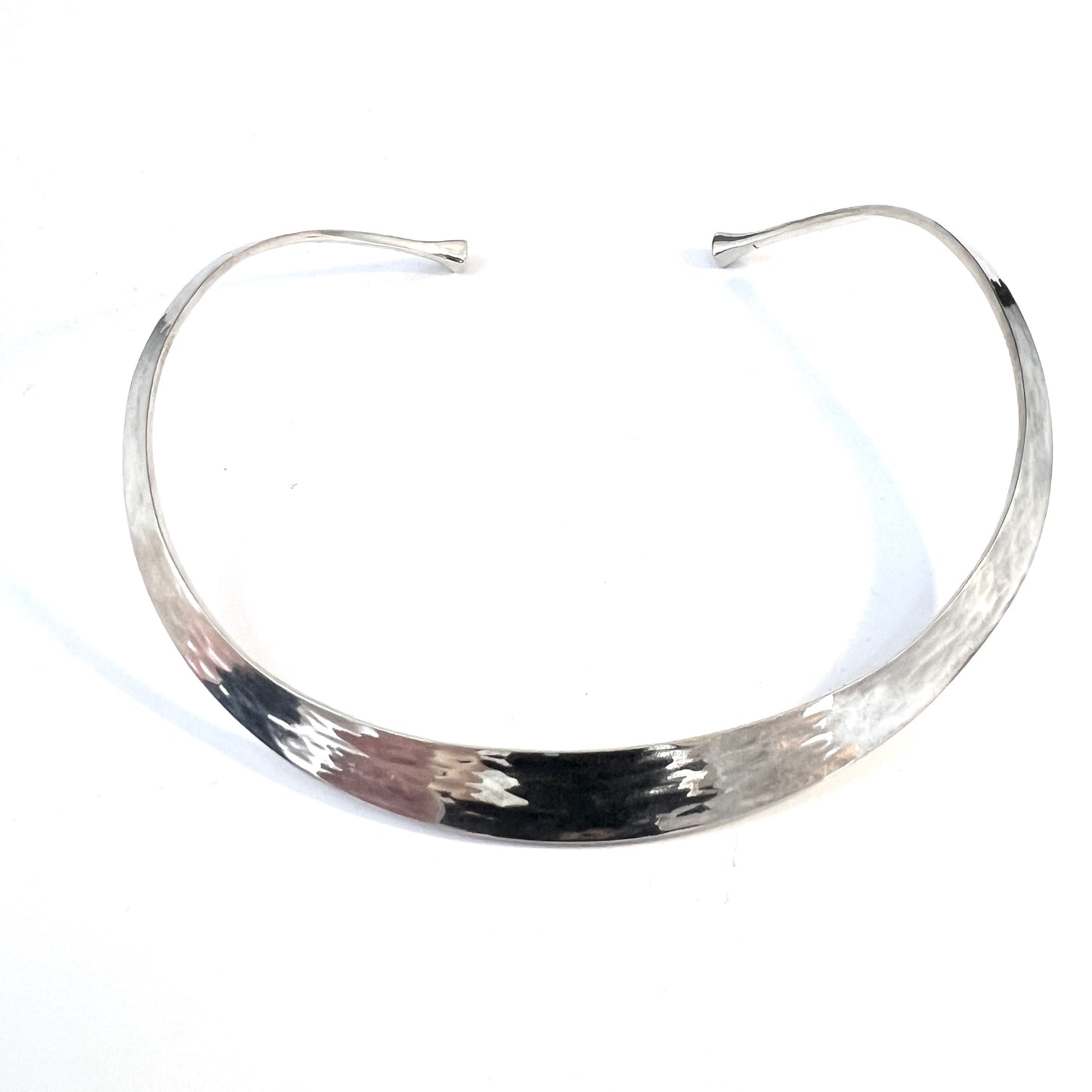 Claes E Giertta, Sweden. Vintage Sterling Silver Neck-Ring. Signed.