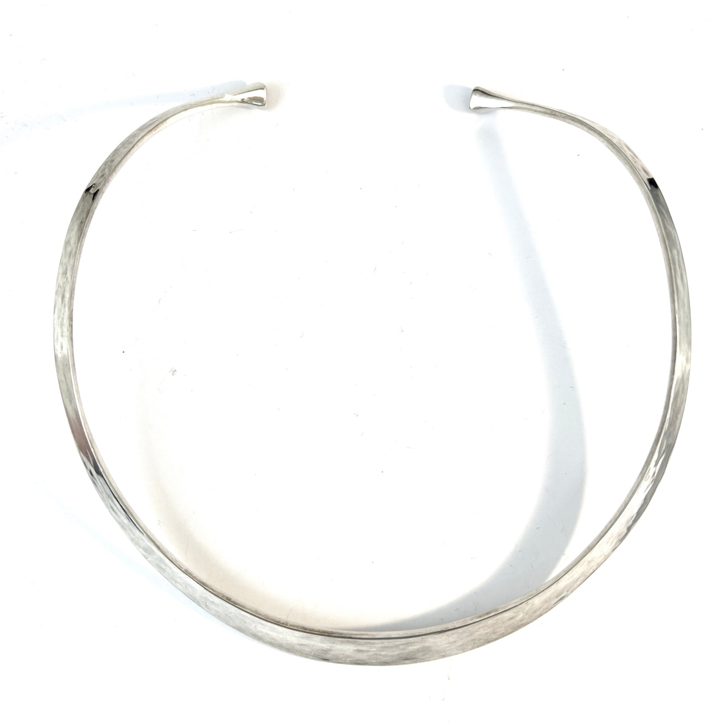 Claes E Giertta, Sweden. Vintage Sterling Silver Neck-Ring. Signed.