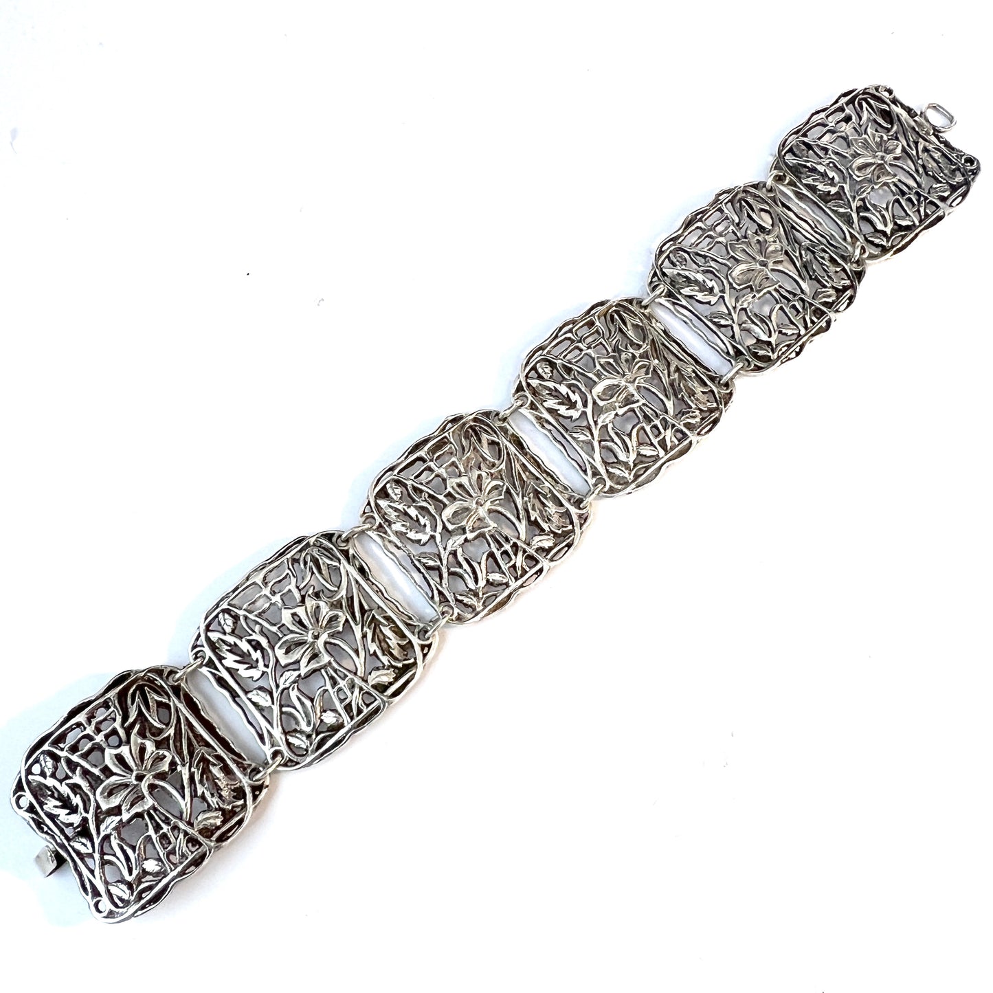 The Netherlands pre 1953. Vintage Solid Silver Flower Panel Bracelet.